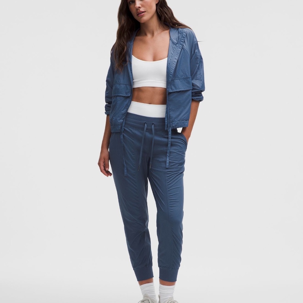 Lululemon NWT dance studio 7/8 length  Women's Jogger Pants
